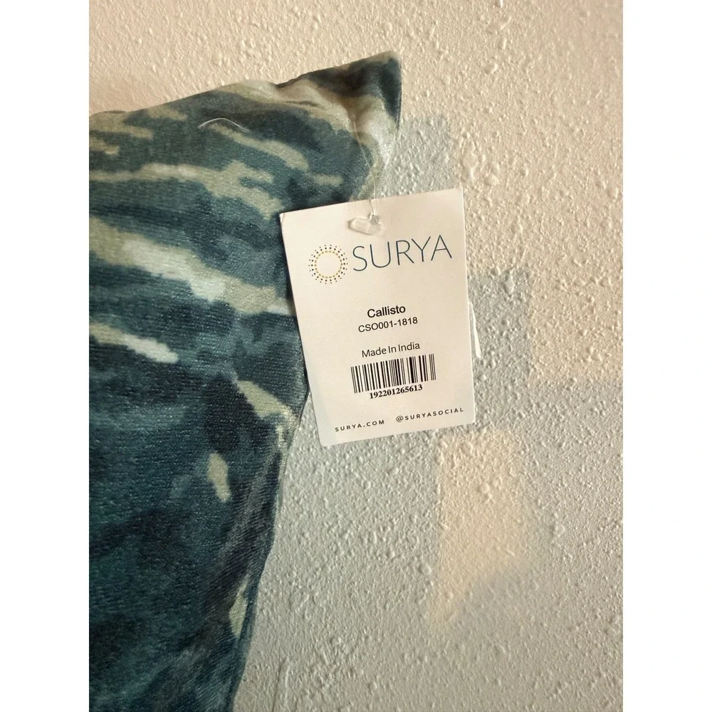 Surya Castillo Decorative Pillow‎ 18